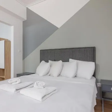 Fully Renovated 1 Bedroom